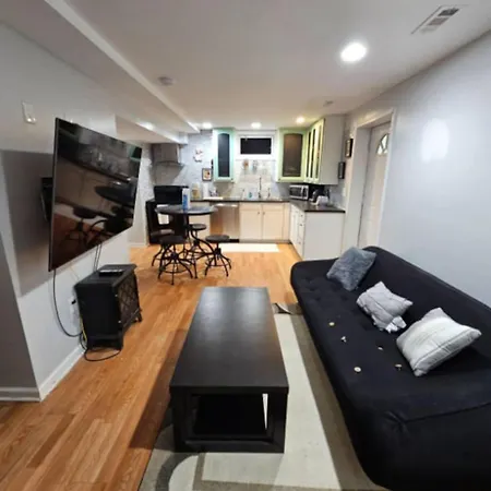 Private Entrance Full Kitchen 2 Bedroom Apartment